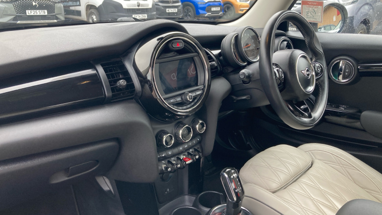 MINI Hatchback 2.0 Cooper S Exclusive II 3dr Auto Petrol Hatchback